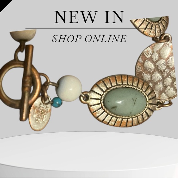 Vintage Gold toned and Green stone Women's Bracelet - Picture 2 of 2